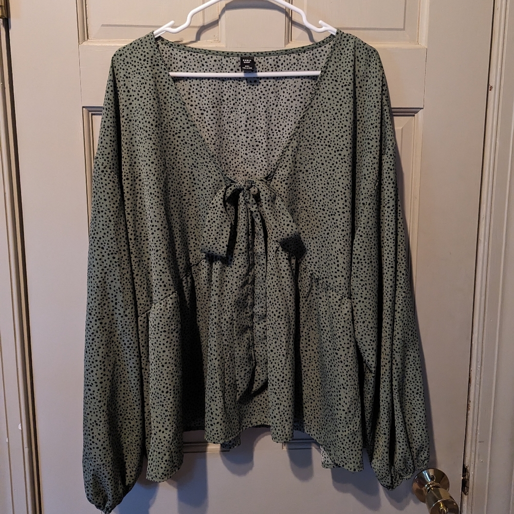 Green with black dots tie V-neck top